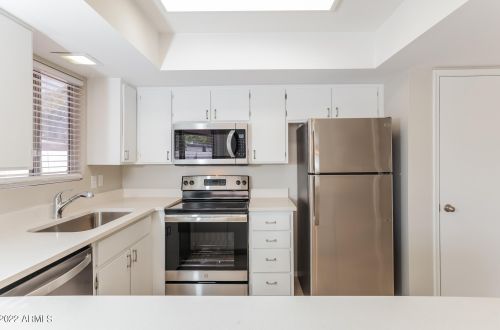 3132 Clinton St, Phoenix AZ  85029-4234 exterior