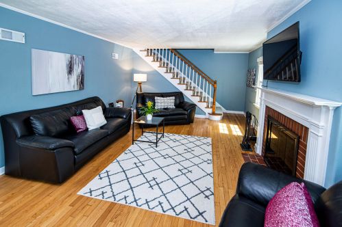 4758 Hollywood Ave, Milwaukee WI 53211-1037 exterior