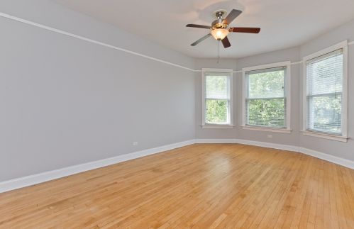 3081 Haussen Ct, Chicago, IL 60618-6512