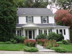 68 Larchmont Ave, Newton, MA 02468-2030