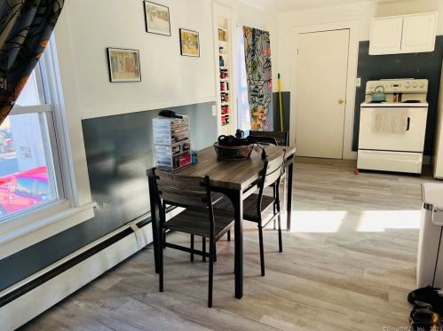 294 Broad St, Killingly CT 06239-3604 exterior