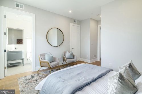 722 Broad St, Philadelphia PA 19146-3119 exterior