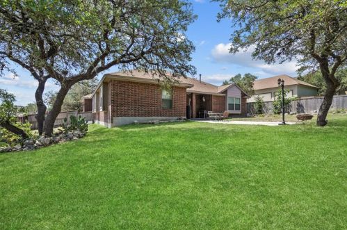719 Silent Holw, San Antonio TX 78260-6276 exterior
