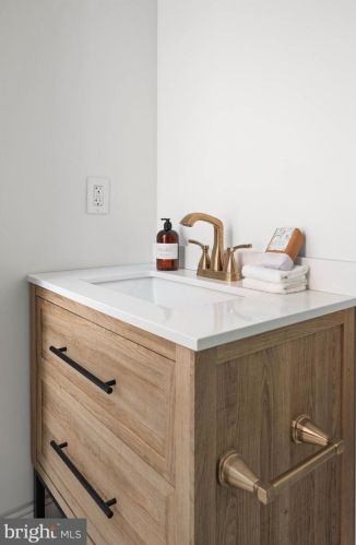 1709 21st St, Washington DC 20009-1112 exterior