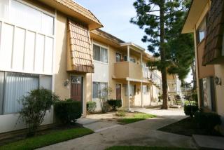 4401 Dallas Dr, Oxnard CA  93033-7405 exterior