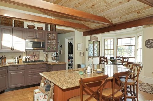 45 Grissom Way, Hauppauge NY 11788-4418 exterior