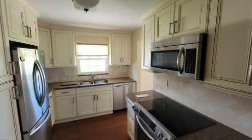 109 Kirtland Dr, Naples FL  34110-1315 exterior