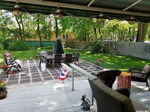 144 Old Country Rd, Huntington Station NY 11747-1814 exterior