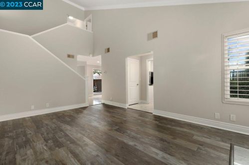 372 Camelback Rd, Concord CA  94523-1357 exterior