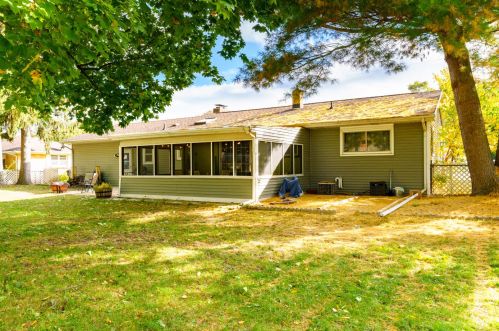 127 Melody Ave, Kalamazoo MI 49002-6219 exterior