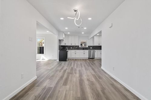 2521 Amelia St, Dallas TX  75235-8222 exterior