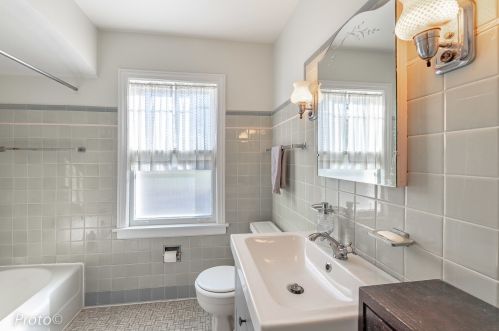 11702 Oakley Ave, Chicago IL  60643-4726 exterior