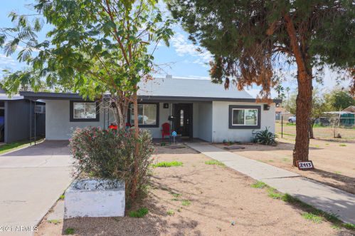 2413 Coolidge St, Phoenix, AZ 85015-4016