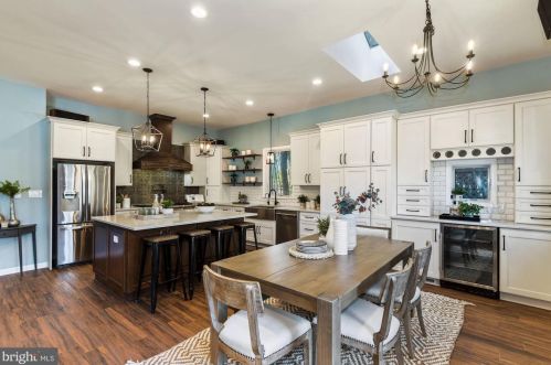 7318 Baltimore Ave, Silver Spring MD 20912-4101 exterior