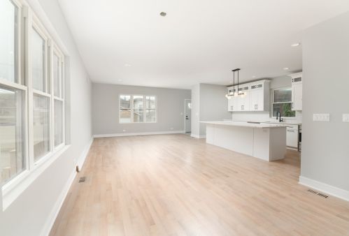 7421 Ottawa Ave, Chicago IL  60631-4238 exterior