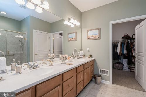 3 Falcon Ct, Trenton NJ 08690-2466 exterior