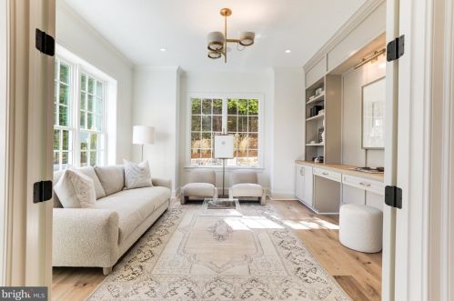 1809 Briar Ridge Ct, Mc Lean VA  22101-4203 exterior