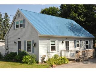 51 Walker St, Concord, NH 03301-3161