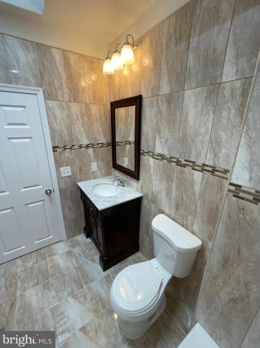 6624 18th St, Philadelphia PA  19126-2617 exterior