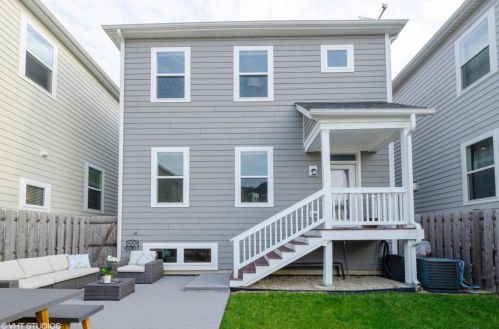 6082 Sauganash Ave, Chicago IL 60646 exterior