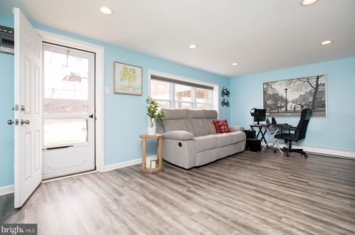 11023 Academy Rd, Philadelphia PA 19154-3301 exterior