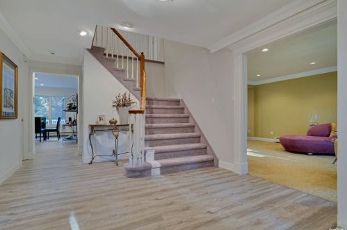 42 Clayton Dr, Huntington Station NY 11746-5503 exterior