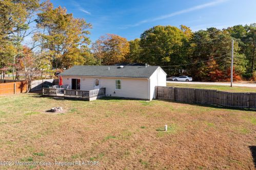 626 Berkeley Ave, Berkeley Township NJ 08721-3703 exterior