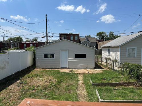 6259 Goener Ave, Saint Louis, MO 63116-2241