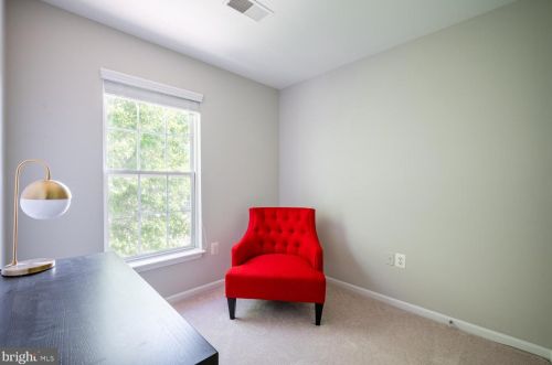 6940 Lerwick Ct, Alexandria VA  22315-5717 exterior