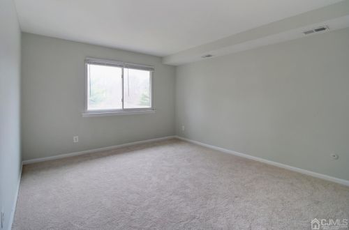 99 College Dr, Edison NJ 08817-5927 exterior