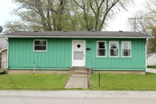 305 2nd St, Casey, IL 62420-1538