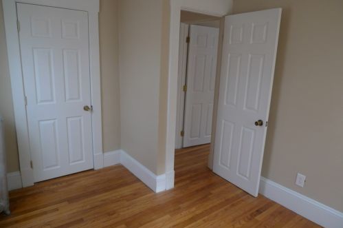 202 Dunmoreland St, Springfield MA 01109-3219 exterior