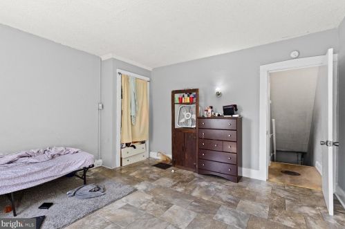 64 Locust St, Lancaster PA 17602-3635 exterior