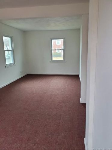 80 Middle Tpke, Manchester CT 06040-4209 exterior