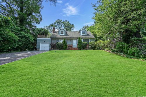 239 Melville Rd, Huntington Station, NY 11746-7627