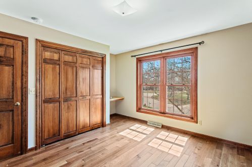 11830 Waterford Ave, Milwaukee WI  53228-1863 exterior