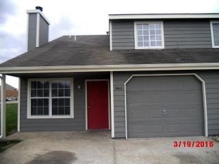 3913 Overland Dr, Lawrence KS  66049-4119 exterior