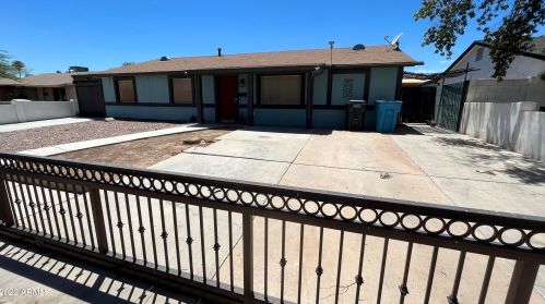 4202 72nd Ln, Phoenix AZ  85033-3111 exterior