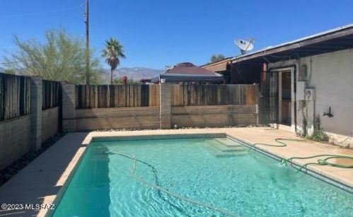 801 Camino Seco, Tucson AZ 85710-1707 exterior