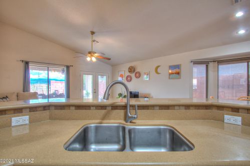 10201 Lucille Dr, Tucson AZ  85730-6132 exterior