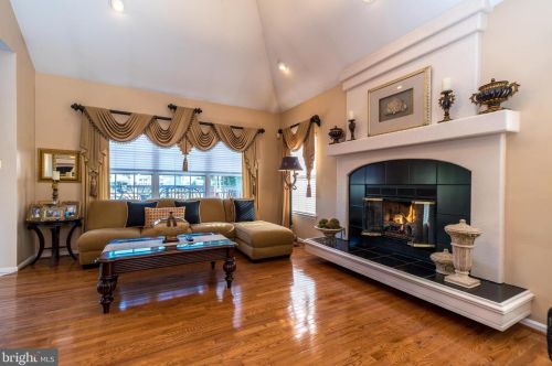 1725 Lafayette Dr, Jamison, PA 18929-1642