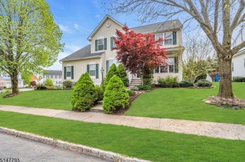 37 Heinrick Way, Bridgewater, NJ 08807-5660