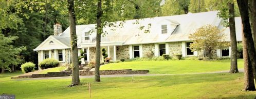 3232 Masons Mill Rd, Huntingdon Valley, PA 19006-4407