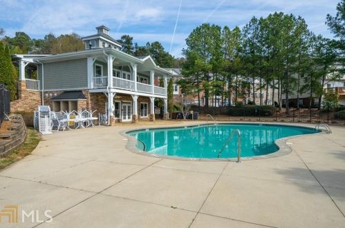 3665 Chattahoochee Summit Dr, Atlanta GA 30339-3289 exterior