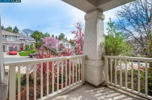 241 Golf Links St, Concord, CA 94523-5604