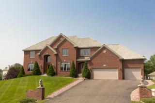 6110 Creek Ridge Ct, Hopkins, MN 55345-6322
