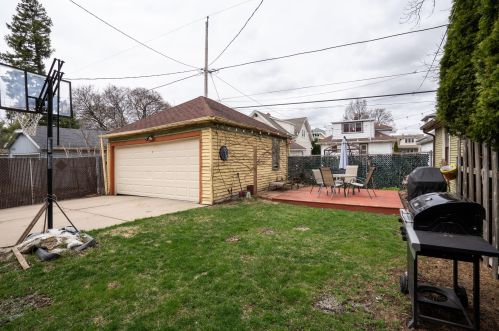 2141 54 St, Milwaukee WI 53219-1603 exterior