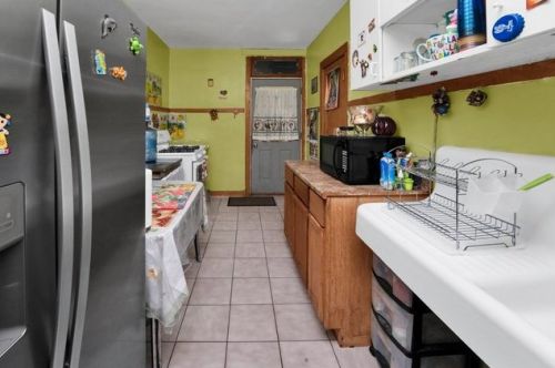 6030 California, Chicago IL 60659-3915 exterior