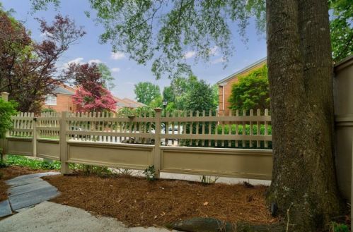 402 Ansley Villa Dr, Atlanta GA  30324-4811 exterior