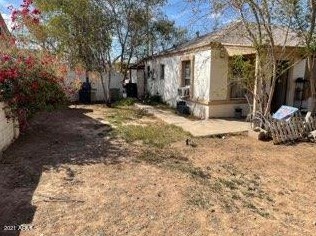 374 20 Dr, Phoenix AZ 85009-3819 exterior